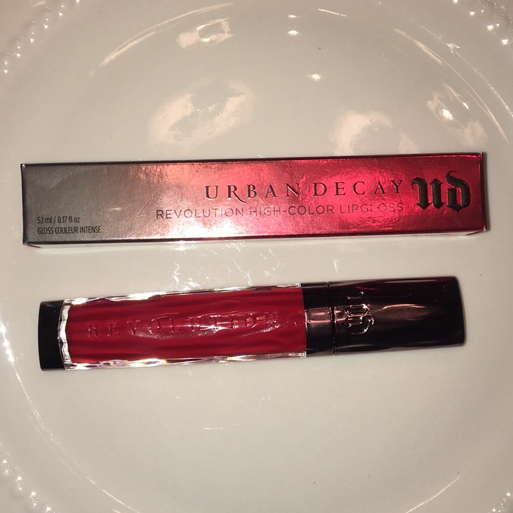 🆕 Urban Decay Revolution High-Color Lip Gloss